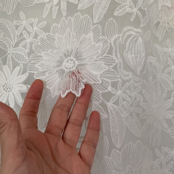 Anthropology Maeve appliqué shell top sz L - Picture 2 of 9